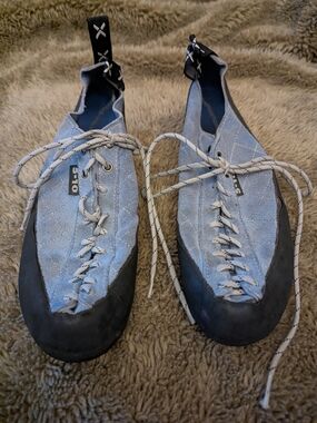 Vintage Five Ten XX Lace-Up Climbing Shoes - Unisex